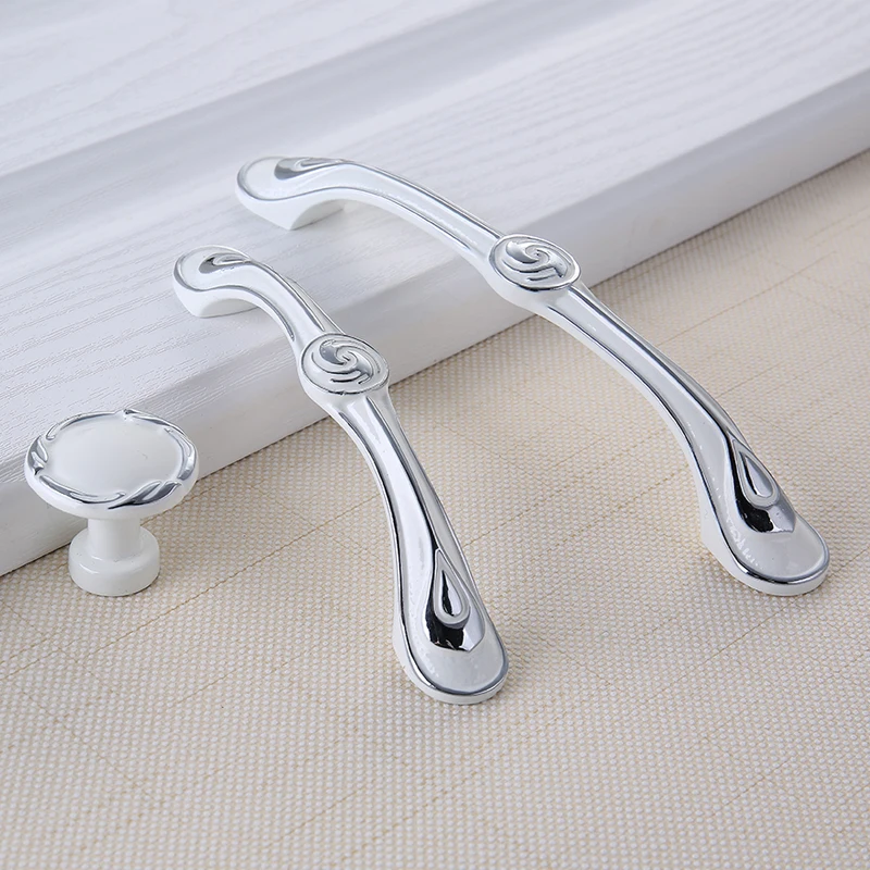 Furniture Hardware Items - Uchwyty do szafek kuchennych YM, białe,